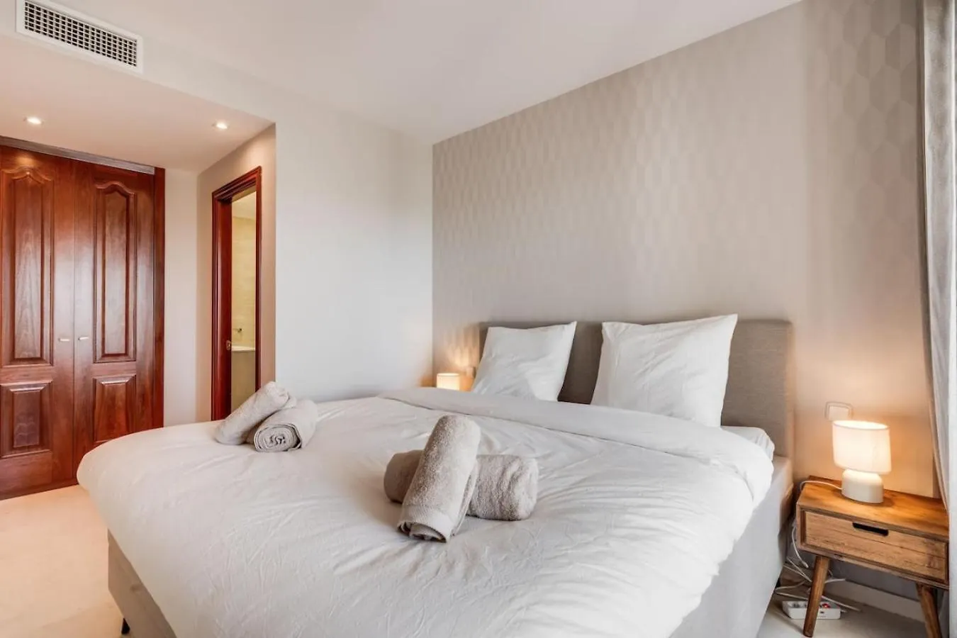 Casa Casares Costa, Spacious Private Garden Bahia de Casares Daire