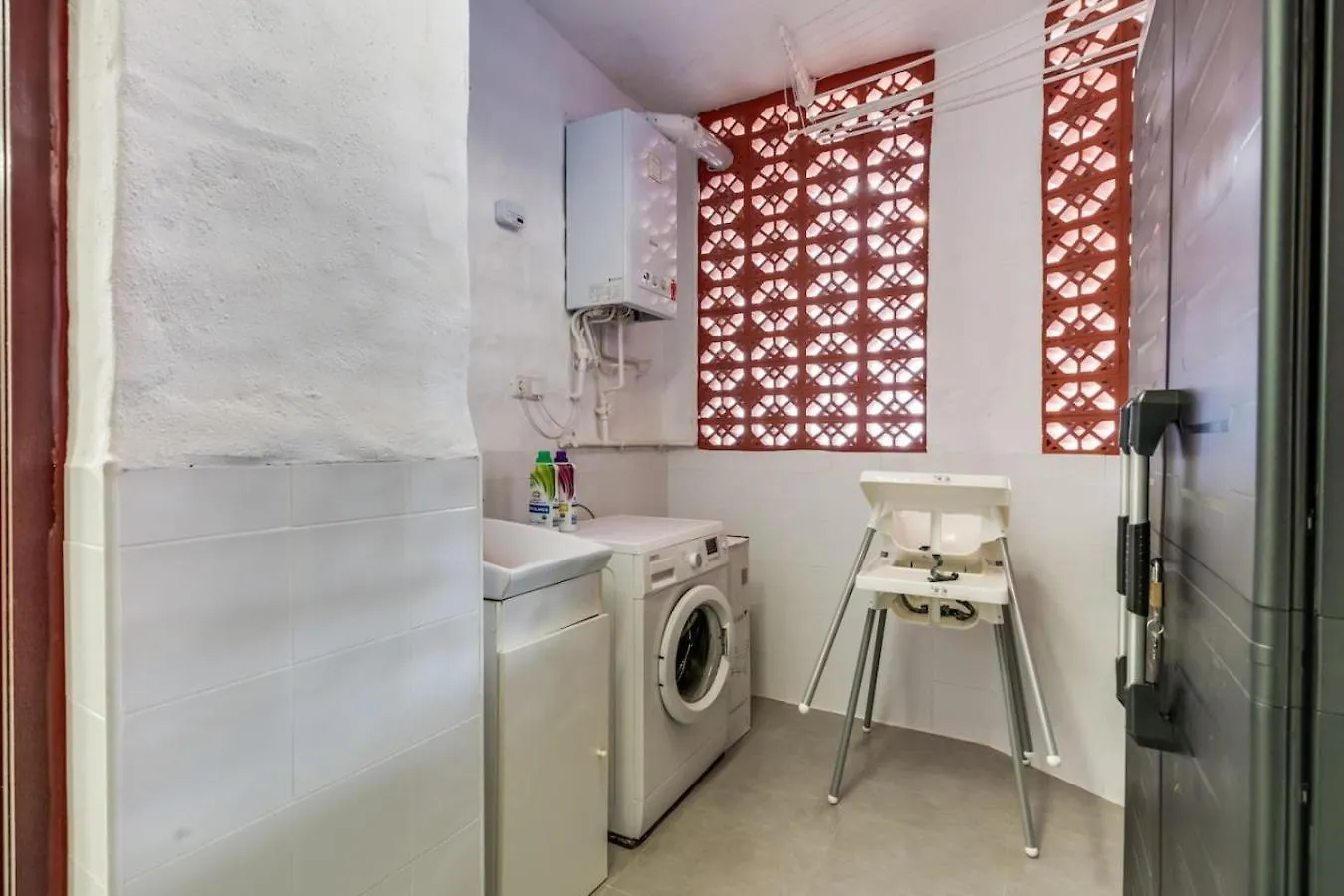 Casa Casares Costa, Spacious Private Garden Bahia de Casares 0*,  İspanya